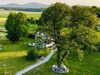 Nuka House Ami - Teatr Natury z Jacuzzi - B&B Łąka Prudnicka