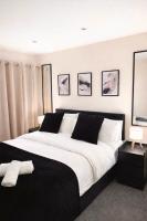 Telford Hot Tub Stay - King Beds - Pool Table - B&B Ketley