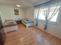 TOP Monteurwohnung mit Einzelbetten, WLAN, Parkplatz, voll ausgestattet bei Heilbronn - HYRA Living - B&B Lauffen am Neckar