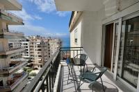 Apartment mit Balkon