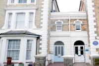 Heart of City Flat, 3 bedrooms, 2 baths,7 beds - B&B Eastbourne