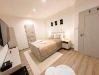 Axiom Suites - Astra 6 - Bed and Breakfast Košice