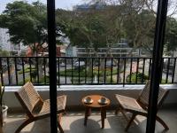 Modern Miraflores 2BR Flat Park View Balcony King Bed - B&B Lima