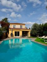 Villa con piscina a 15 min de Valencia - B&B Ribarroja del Turia