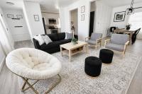 Montague View - Entire Home across from Lakeview Park - B&B Regina
