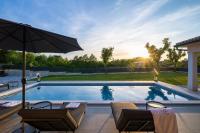 Modern Villa Lizzul a quiet countryside escape - B&B Šumber