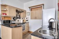Stylish 2Bed Flat Near Hampton Court RiverThames - Pass the Keys - Ferienwohnung East Molesey