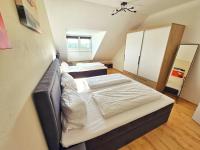 Moderne Dachgeschosswohnung bis 6 Personen - Parkplatz - Waschmaschine - Ferienwohnung Coburg