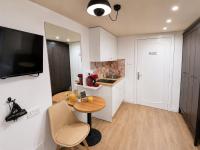 Modern Studio N9 Kitchenette Bathroom - B&B Limassol