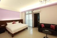 Habitación con cama grande