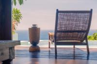 Villa Sana Amed with Panoramic Ocean Views & Infinity Pool - Chambres d'hôtes Amed