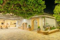 Dafni Villa a place to visit - B&B Orné