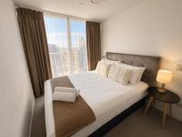 Modern 2BR 2BA Harbour & Skyline Views w Balcony P261 - B&B Auckland