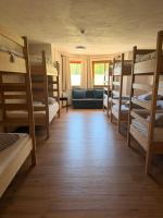 Dormitorio Misto con 8 Letti