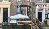 York Place Beautiful Apartment 5 Bedrooms Sleeps 9 - Chambres d'hôtes Scarborough