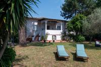 Domus Aurelia - appartamento con spazioso giardino - B&B Castelnuovo Magra
