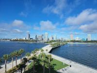 Long Term Rental In St Pete 10 mins from Treasure Island Pool Table, Games, Fire Pit FREE NETFLIX - Chambres d'hôtes St. Petersburg