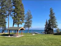 Lakeview 4BR Huge Deck Dog Friendly ADA - B&B Lakeside