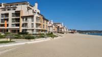 Apartment B022 with a large terrace and direct access to the sea - B&B Obzor