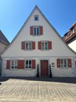 Historischer Pferdestall im Zentrum von Weißenburg mit 2 Parkplätzen, Terrasse und Balkon - Chambres d'hôtes Weissenburg in Bayern