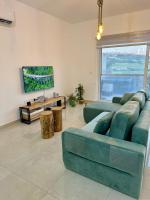 Peaceful Retreat with private hot tub - Bed and Breakfast Għajnsielem