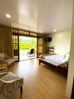 Buganvilia, Cabaña Privada con vista al Volcán Arenal - B&B Palma
