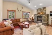 4BR Townhome Near Canyon Lodge & Lakes Basin - B&B Mammoth Lakes