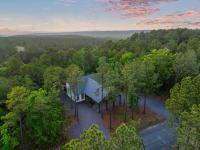 Luxury Cabin Hot Tub, Firepit, Arcade Game, B-ball, Kids Playset - Chambres d'hôtes Broken Bow