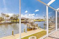 Waterfront Hideaway - B&B Cape Coral