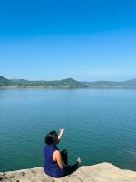 Elee Villa - Waterfront Retreat with Victoria Reservoir & Mountain Views - Ferienwohnung Teldeniya