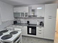 Appartamento con 2 Camere da Letto e Terrazza 