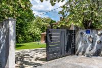 Villa Ferlini in Central Istria with private 10000 m2 garden, wellness & family activities on plot - B&B Svetvinčenat