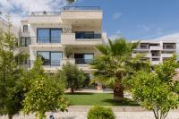 Azure Pine Residence Private Rooftop Terrace & Jacuzzi - B&B Traù