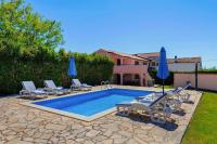 Traditional 2 floor holiday home in central Istria Muntrilj - Chambres d'hôtes Tinjan