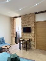Apartment with Garden View