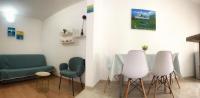 Apartment mit Balkon