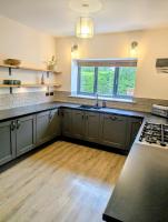 The OId Post Office - Peaceful Village Stay - B&B Ifton Heath