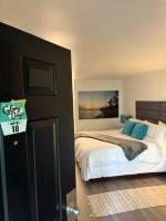 King Suite #18 at Glory Dayz - B&B Eureka Springs