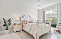 Contemporary 2 Bedroom Residence with Private Balcony and Skyline Views - B&B West Palm Beach