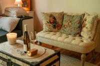 Hidden Rock Cottage - Romantic reatreat and hot tub - B&B Rynoltice