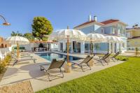 Blue Beach Villa - Coastal Escape - Bed and Breakfast Sesimbra