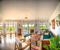 Ken's Apartment 6 Enjoy Ocean Views, Pool and AC - Ferienwohnung Kilifi