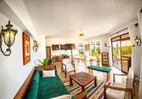 Ken's Apartment 6 Enjoy Ocean Views, Pool and AC - Ferienwohnung Kilifi
