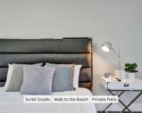 Pelican Cove Studio w Private Patio in Pompano - B&B Pompano Beach