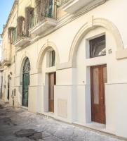 Antica Dimora con Volte a Stella dietro al Duomo con Parcheggio - B&B Lecce