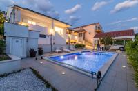 Villa M - Ferienwohnung Tugare