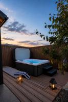 DU HISKA-Private Wellness Retreat with Jacuzzi & Sauna - B&B Vipava