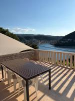 Nice postion, belle vue - B&B Pučišća