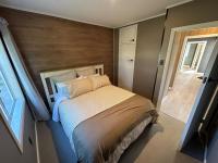 Oak Ridge Taupō, Newly Renovated, Perfect for Contractors - Chambres d'hôtes Taupo