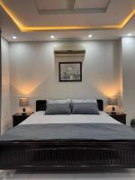 Sleek Modern 1-BHK Apt Steps from Giga Mall DHA2 - B&B Islamabad